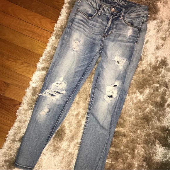 American Eagle Outfitters Denim - Distressed high waist crop jeans - A.E. - size 4
